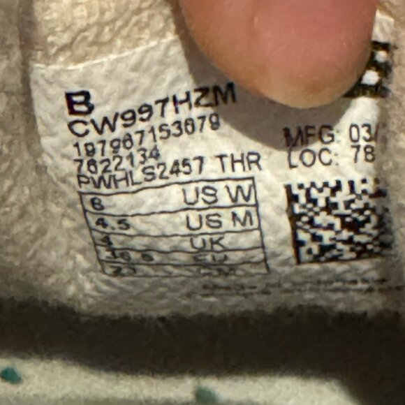 New Balance Women's 997H Shoes - Picture 7 of 7